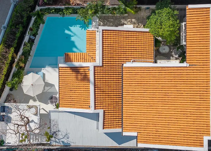 Santitham Pool Villa I 5 Bedrooms I Walkable I Entire Villa